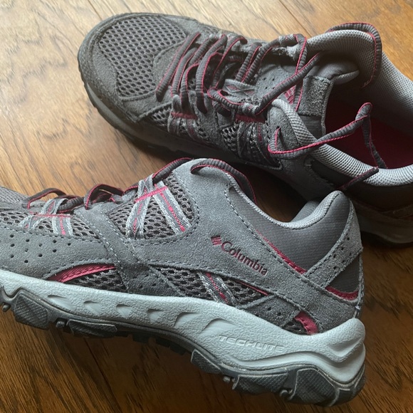 Hiking shoes - Picture 3 of 4